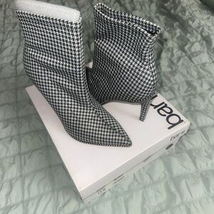 Bar III Women's Black and White Houndstooth Ankle Boots